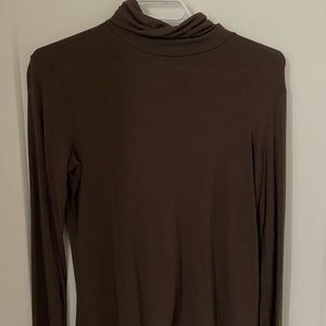 Brown turtle neck long sleeve turtleneck